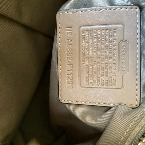 Vintage Coach Hampton Tan Leather tote GUC - Picture 8 of 13